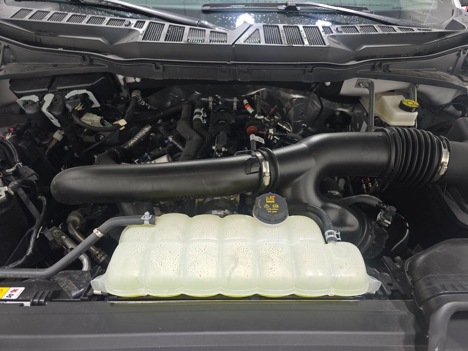 2025 Ford F-150 Lariat AWD