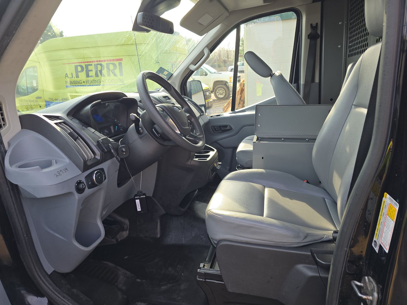 FORD TRANSIT 250 - 8