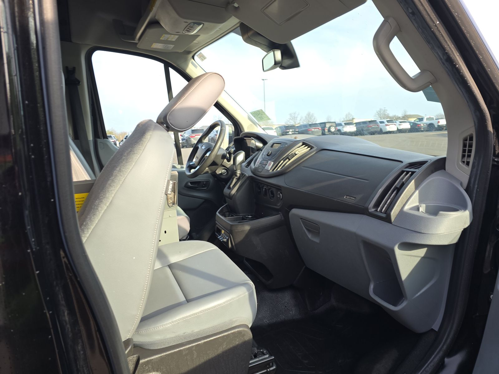 FORD TRANSIT 250 - 9