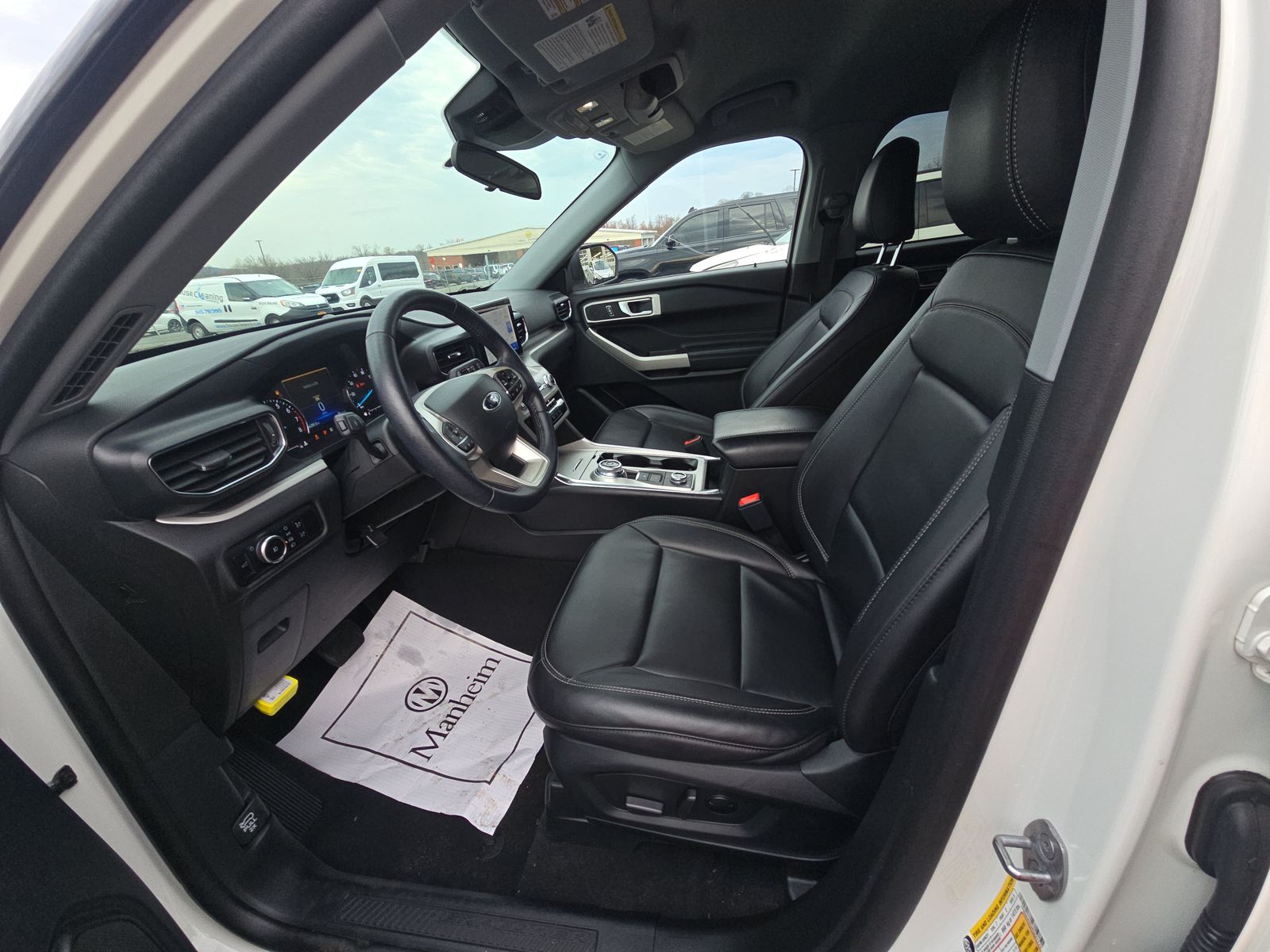 2023 Ford Explorer XLT AWD