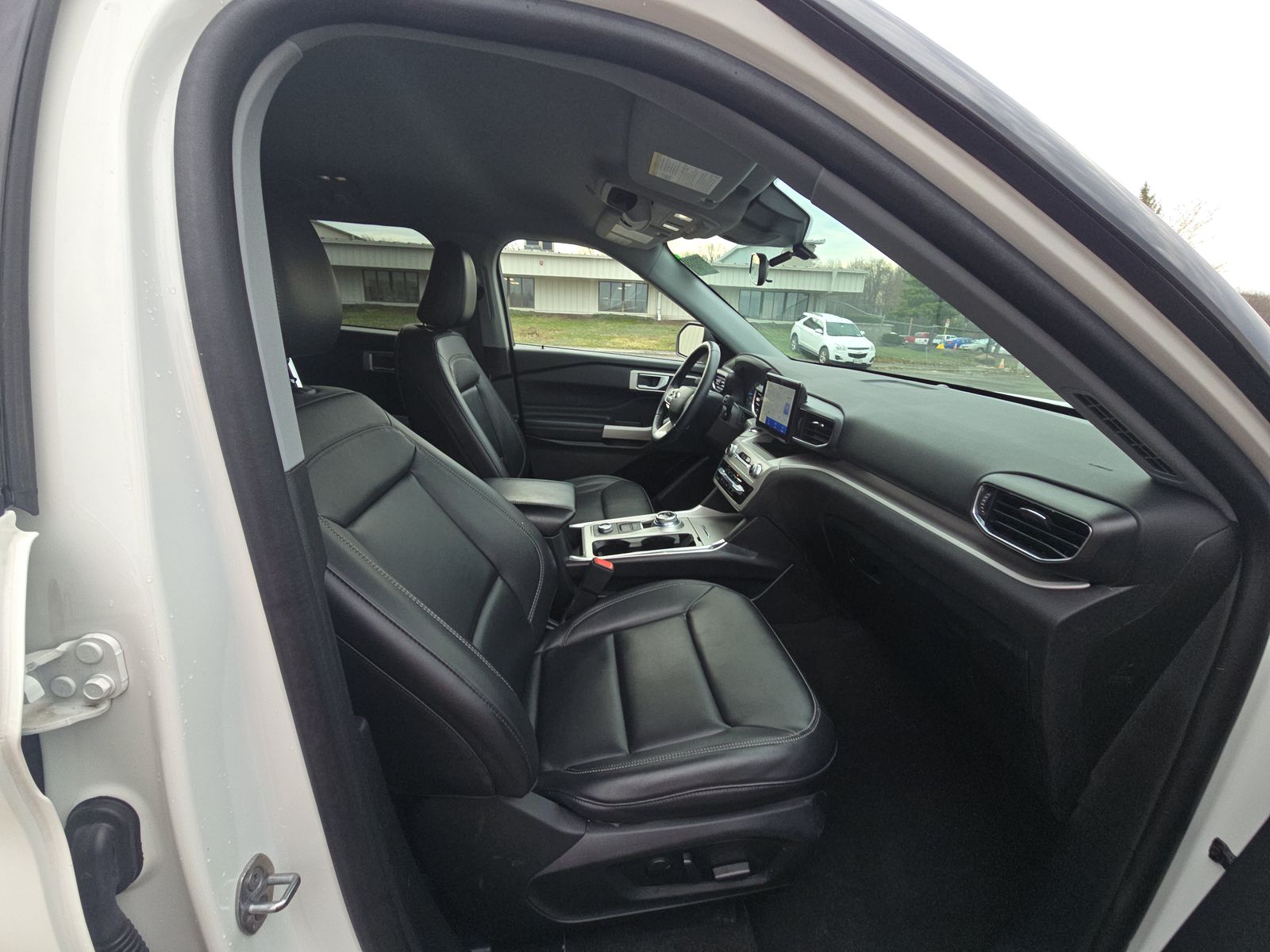 2023 Ford Explorer XLT AWD