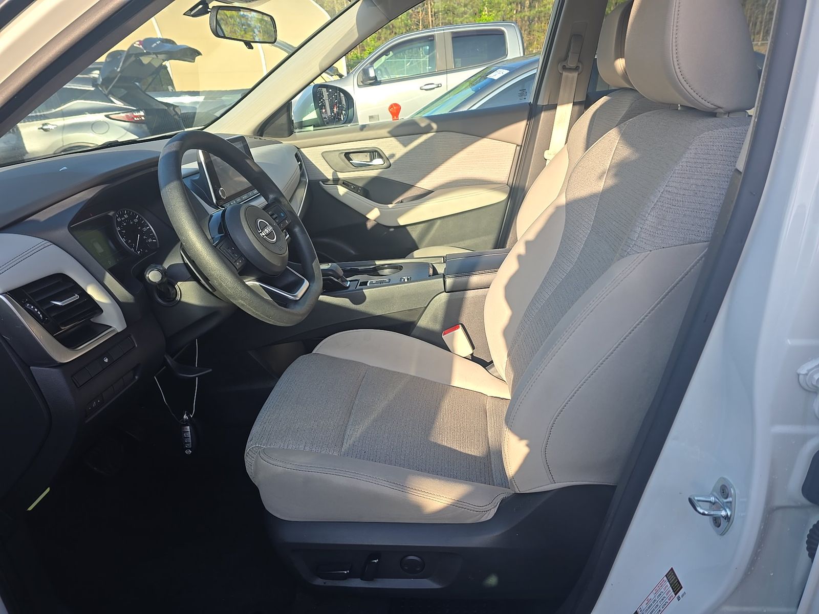 2022 Nissan Rogue SV FWD