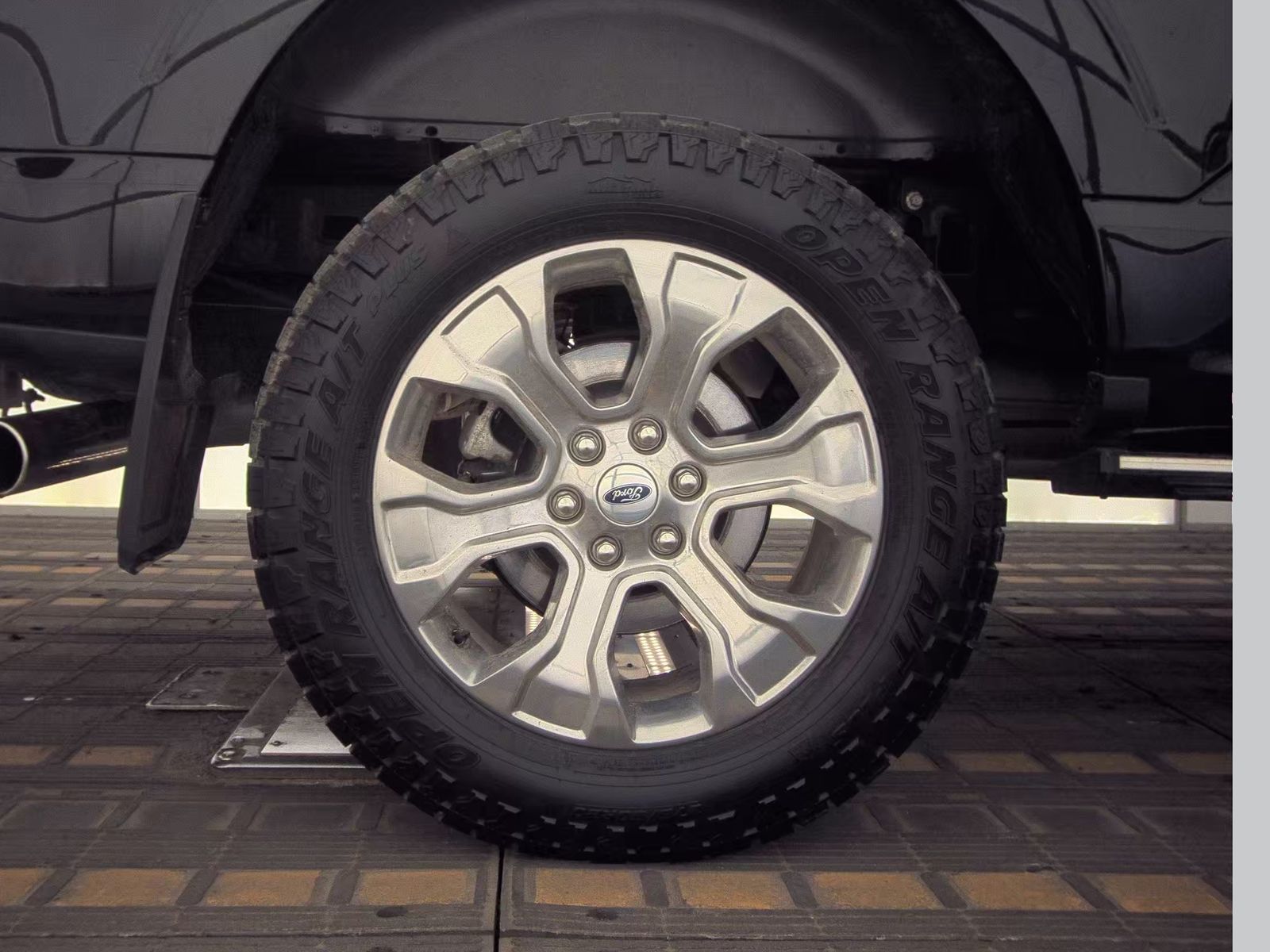 2023 Ford F-150 Platinum AWD