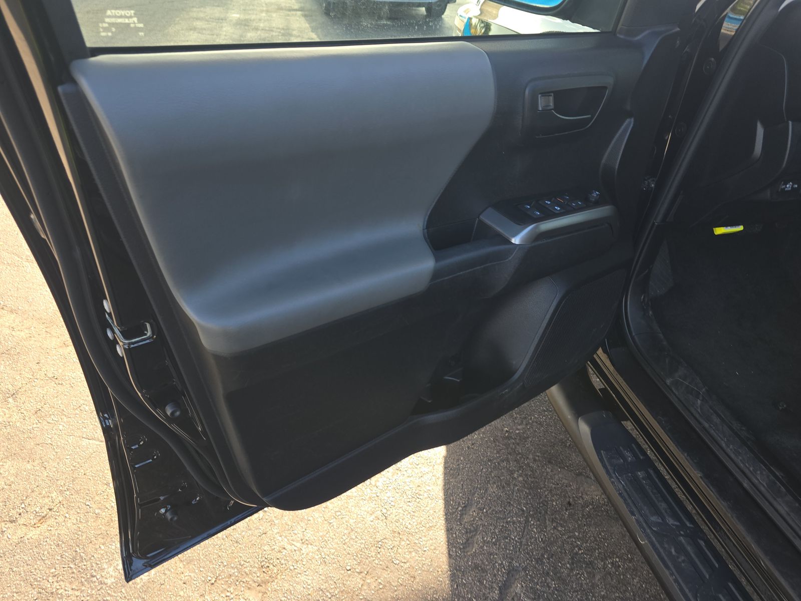 2023 Toyota Tacoma SR5 AWD