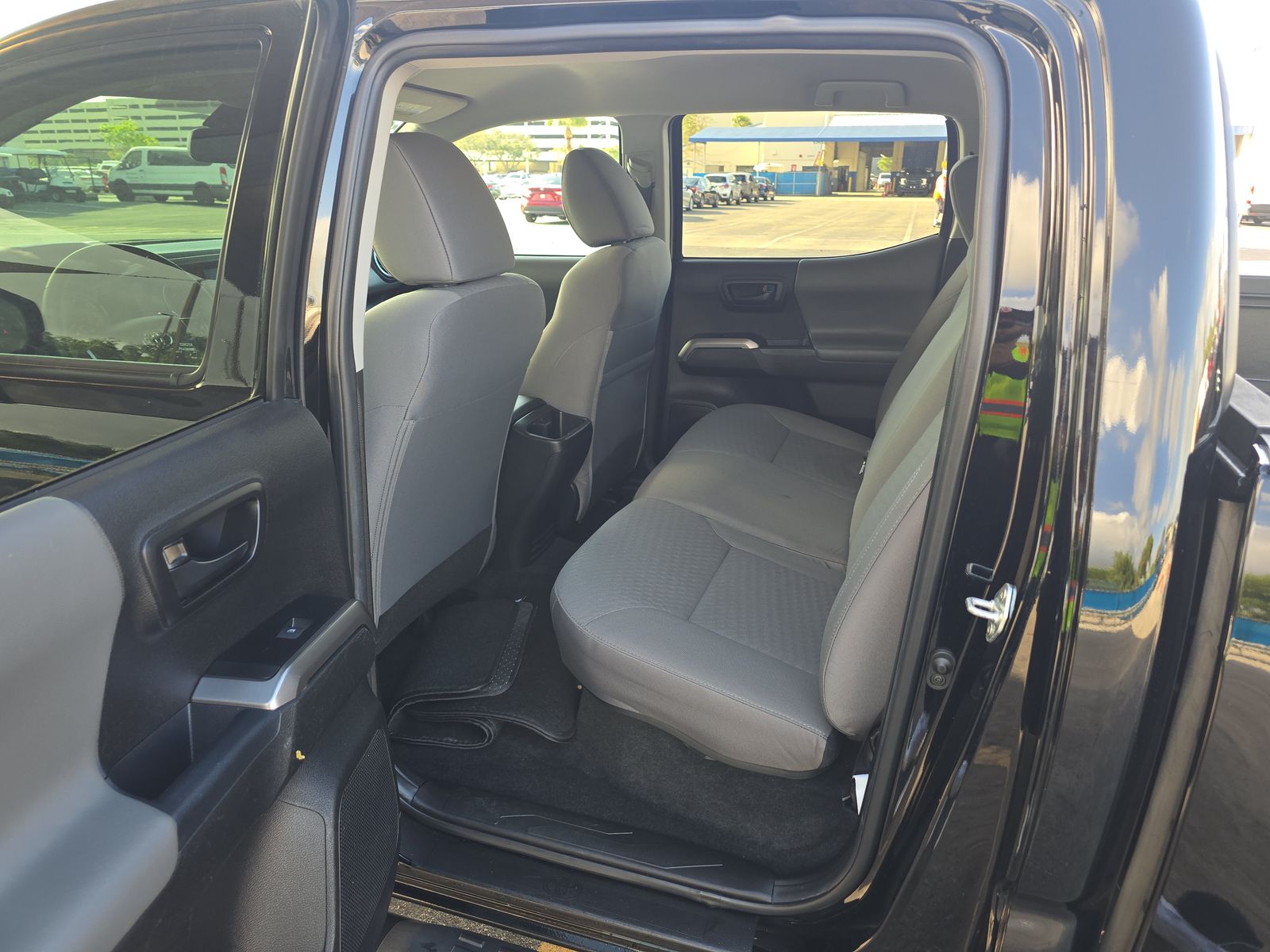 2023 Toyota Tacoma SR5 AWD