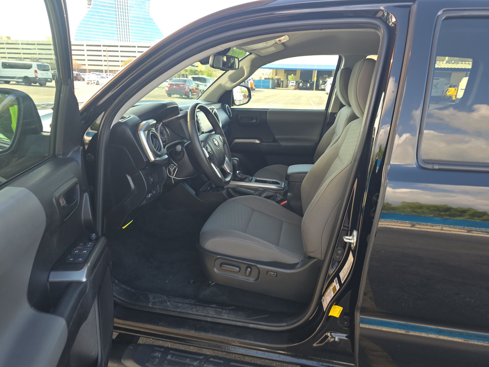 2023 Toyota Tacoma SR5 AWD