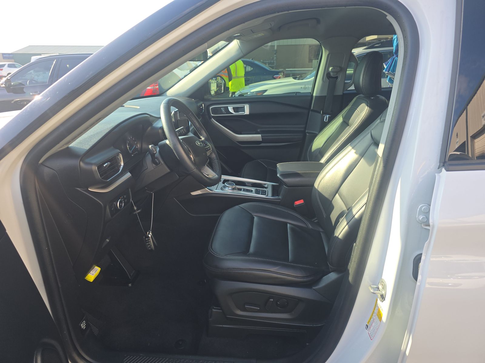 2023 Ford Explorer XLT RWD