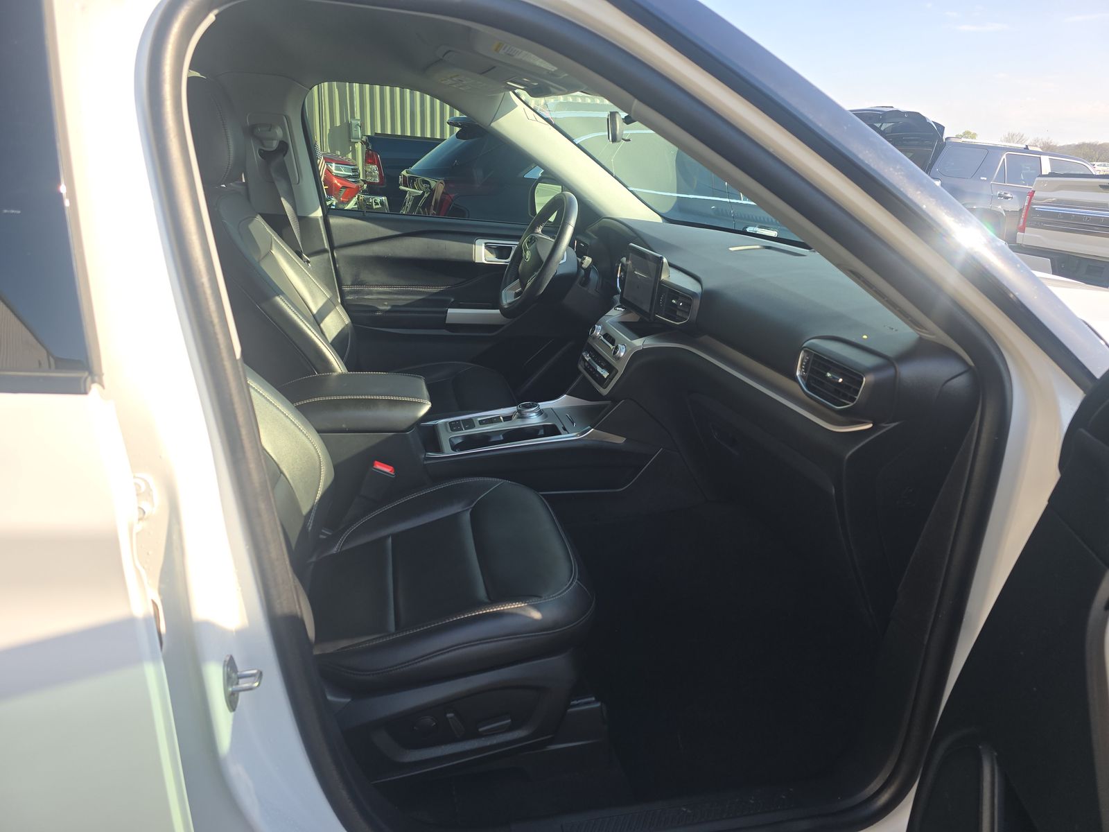 2023 Ford Explorer XLT RWD