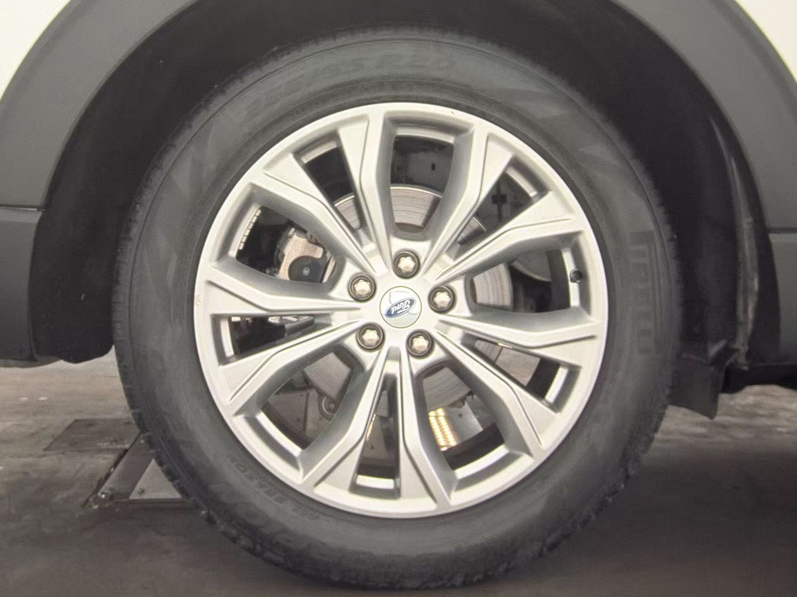 2023 Ford Explorer XLT RWD