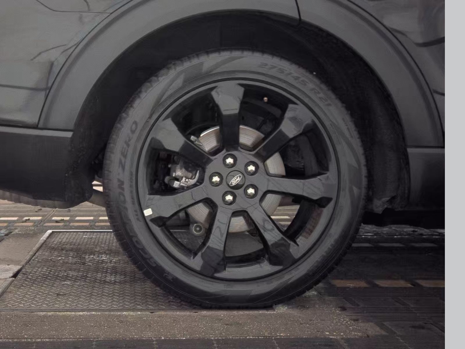 2023 Ford Explorer ST-Line RWD