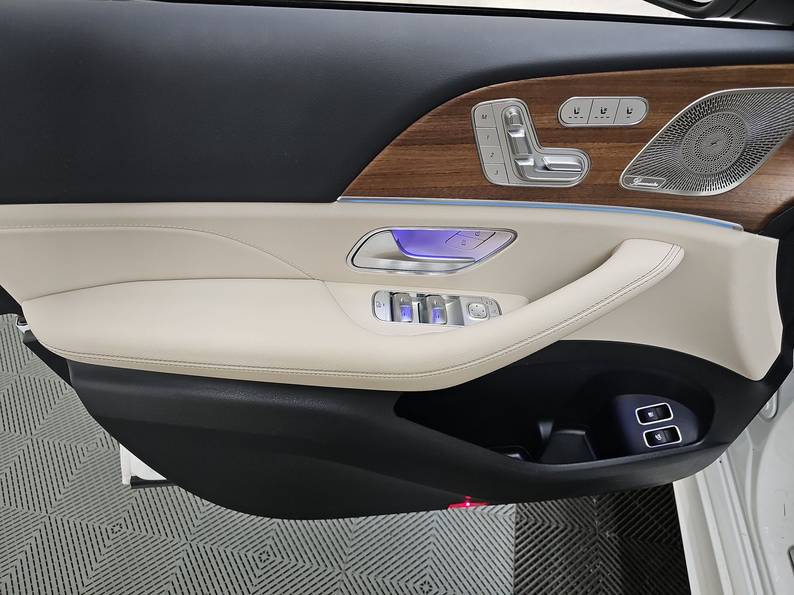 MERCEDES-BENZ GLE - 10