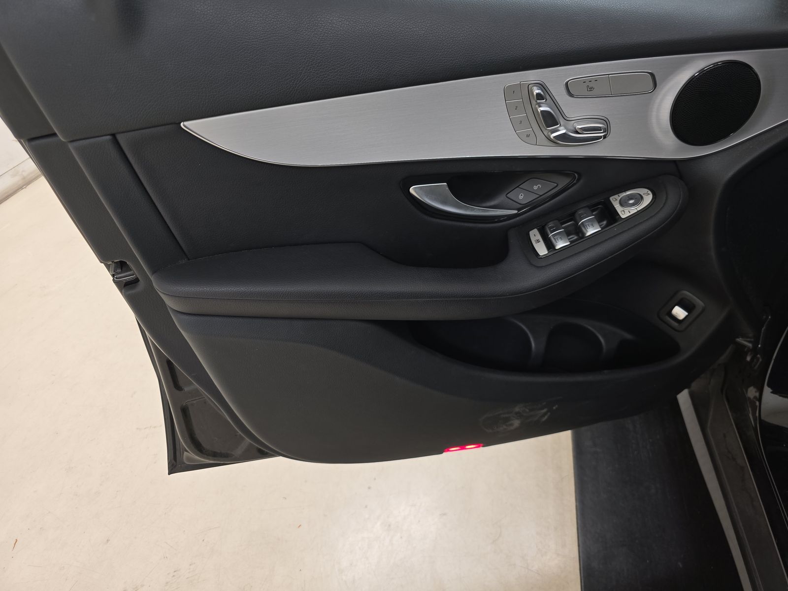 MERCEDES-BENZ GLC-CLASS - 10