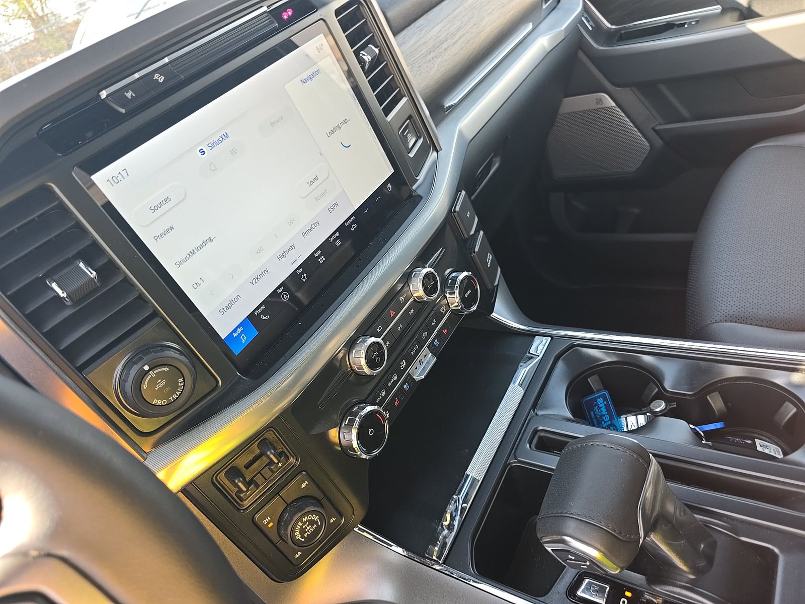 2025 Ford F-150 Lariat AWD