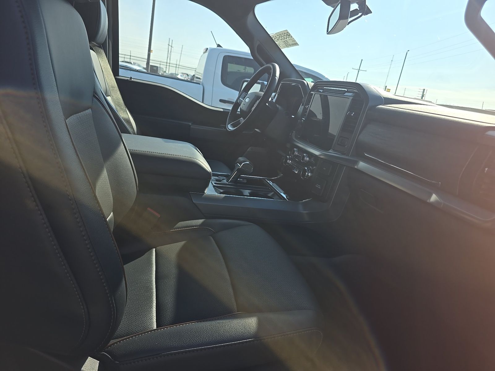 2025 Ford F-150 Lariat AWD