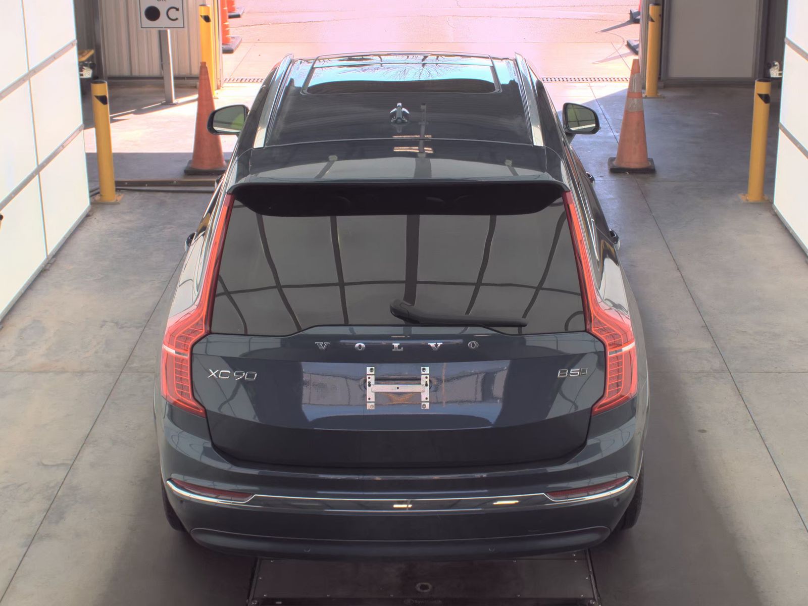 2025 Volvo XC90 B5 Core AWD