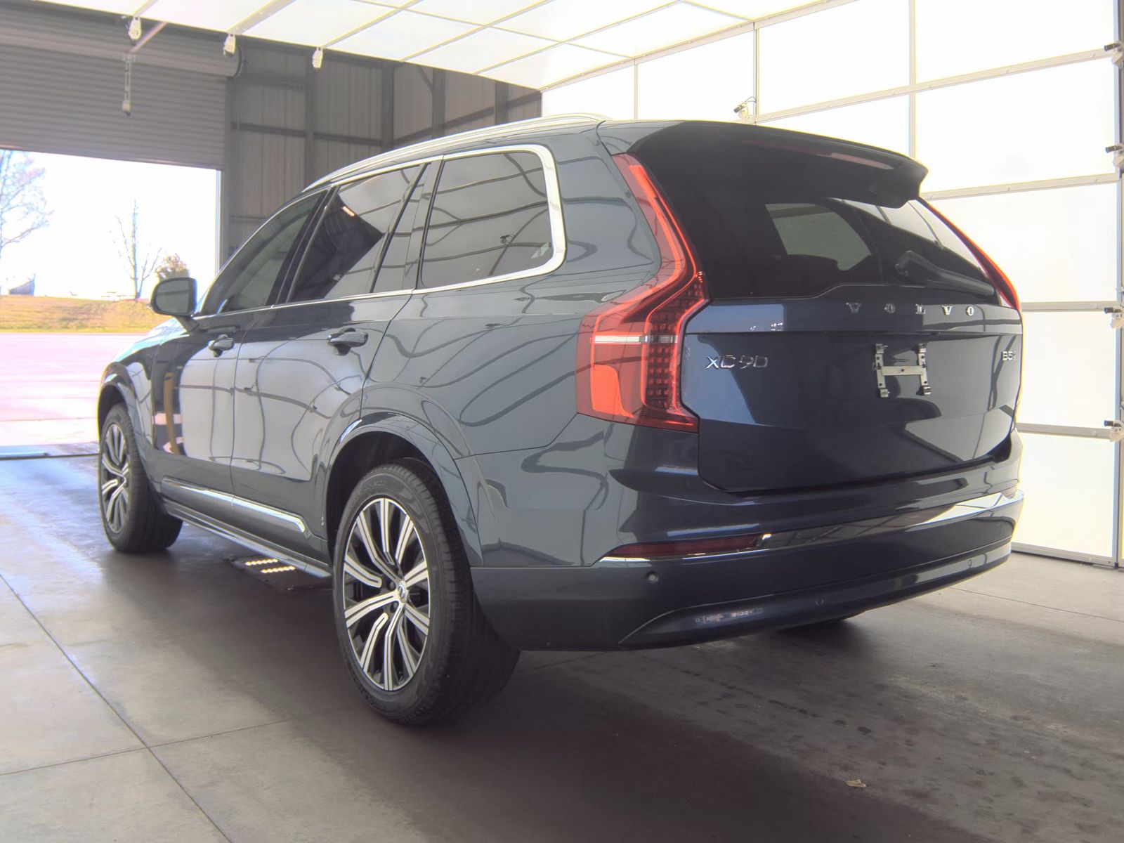 2025 Volvo XC90 B5 Core AWD