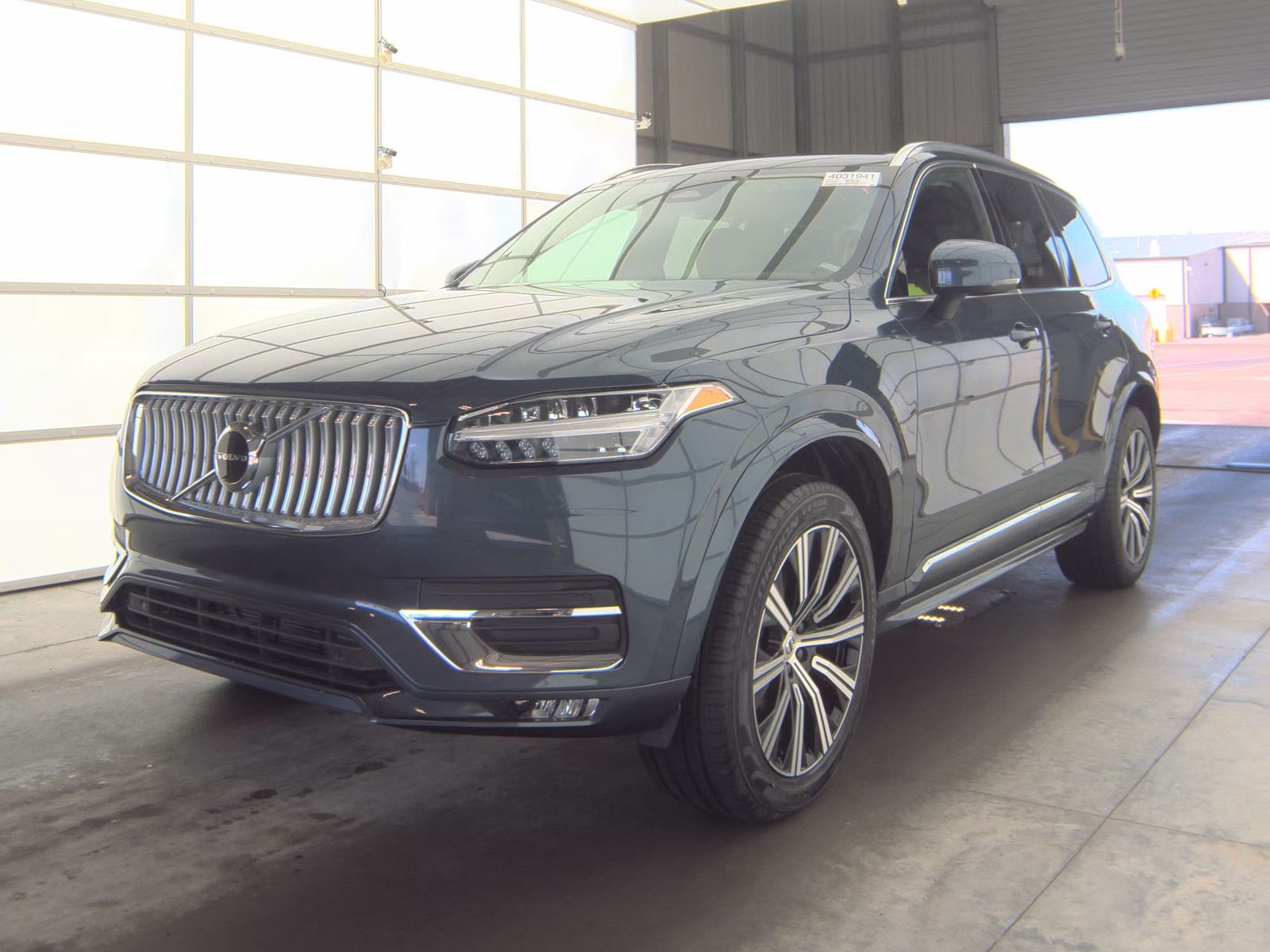 2025 Volvo XC90 B5 Core AWD