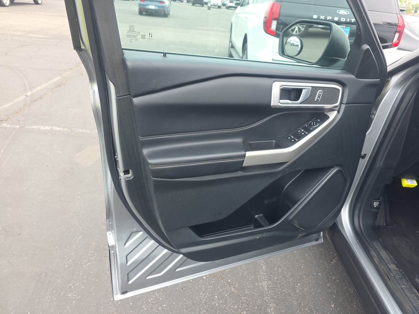 2023 Ford Explorer XLT FWD