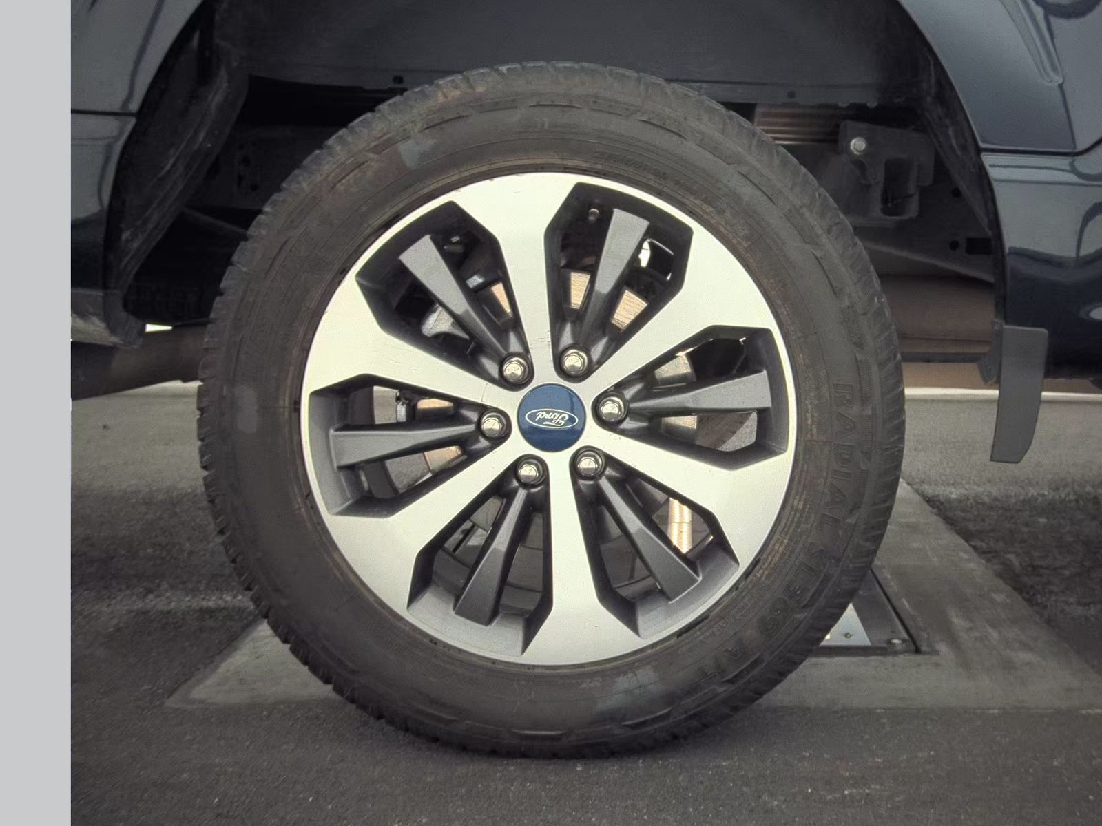 2023 Ford F-150 XLT RWD