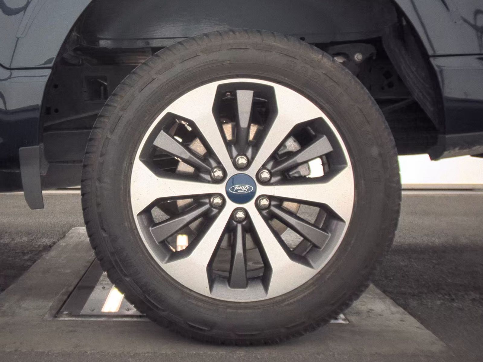 2023 Ford F-150 XLT RWD