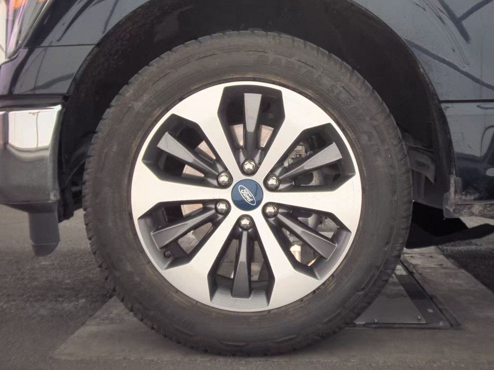 2023 Ford F-150 XLT RWD