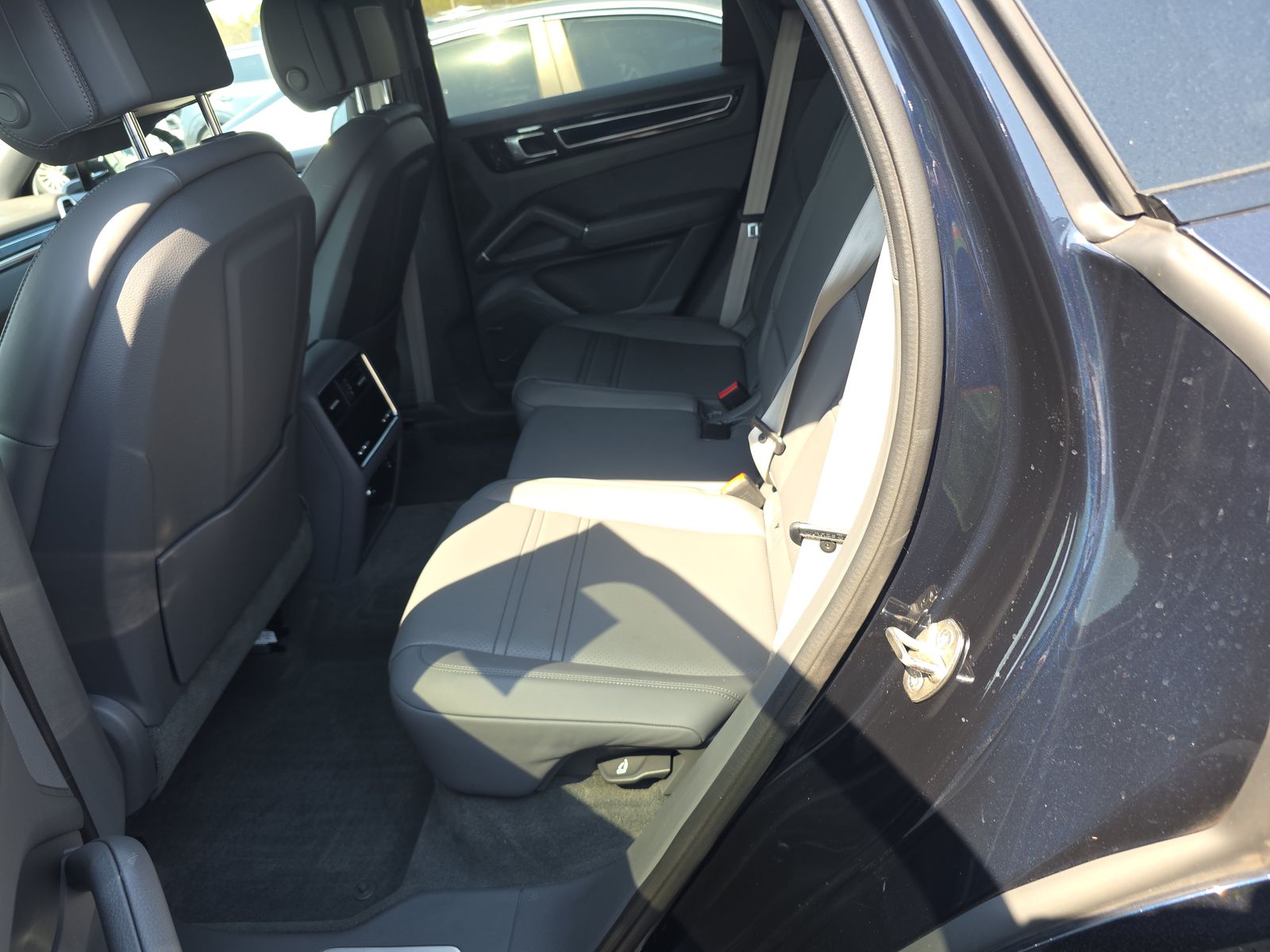 2022 Porsche Cayenne S Platinum Edition AWD