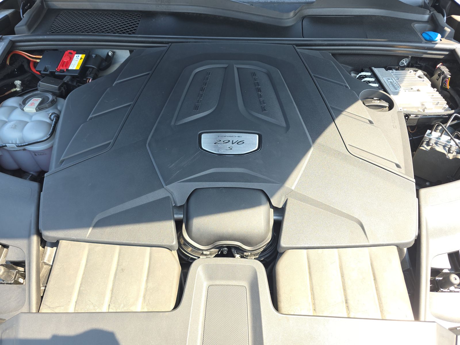 2022 Porsche Cayenne S Platinum Edition AWD