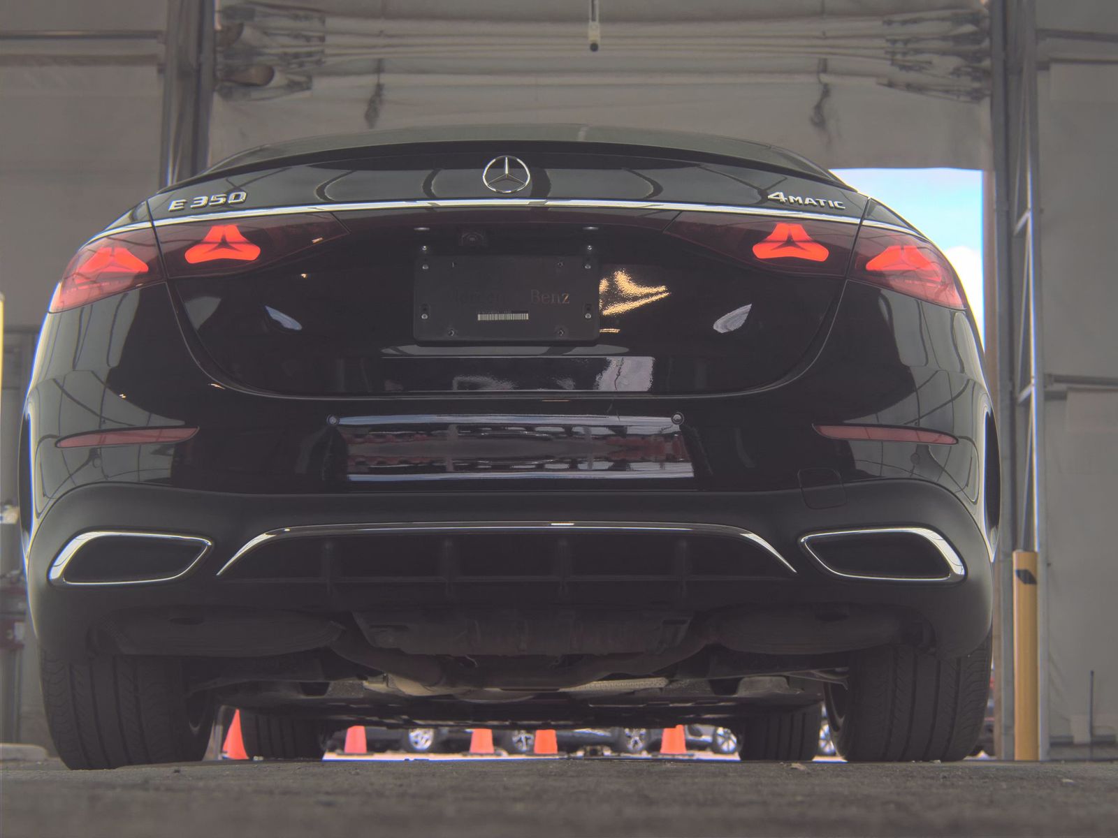 MERCEDES-BENZ E-CLASS - 8