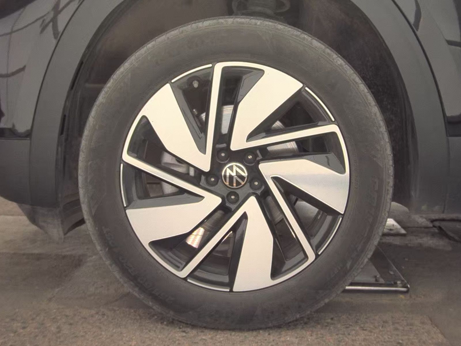 2025 Volkswagen Atlas 2.0T SE AWD