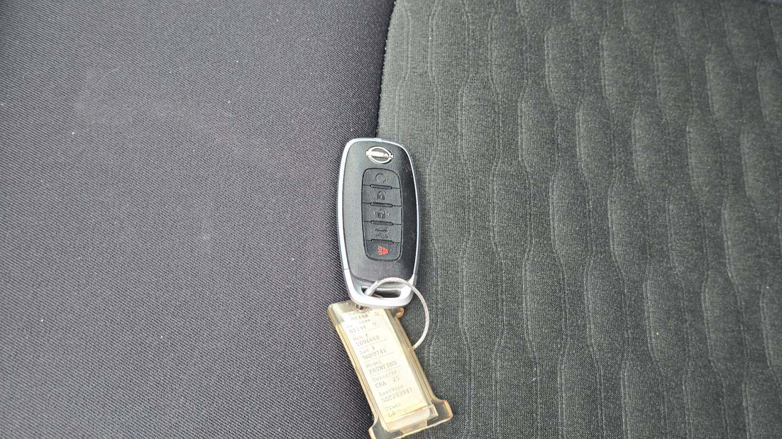 2025 Nissan Pathfinder SV AWD