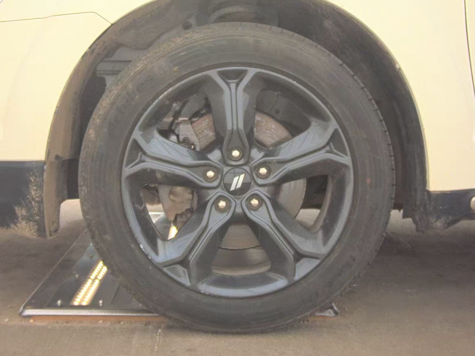 DODGE CROSSROAD - 10