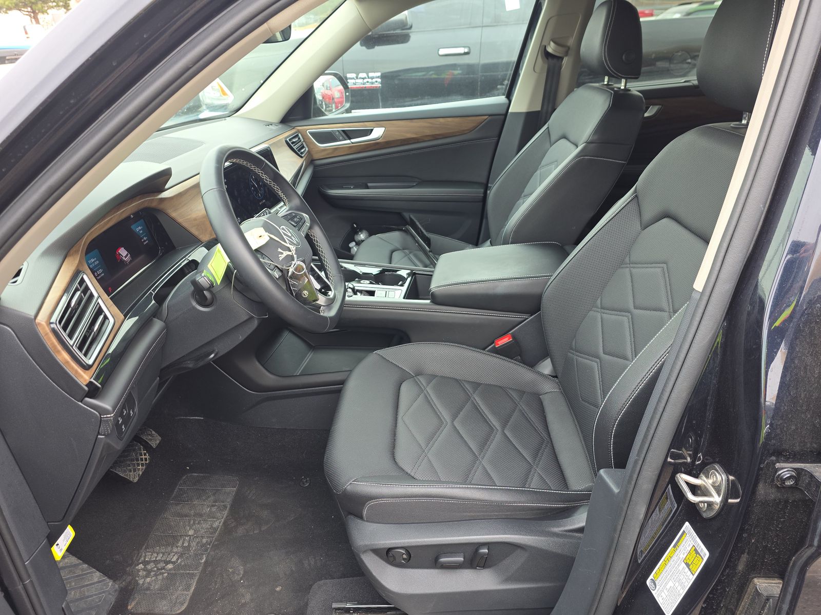 2025 Volkswagen Atlas 2.0T SE AWD