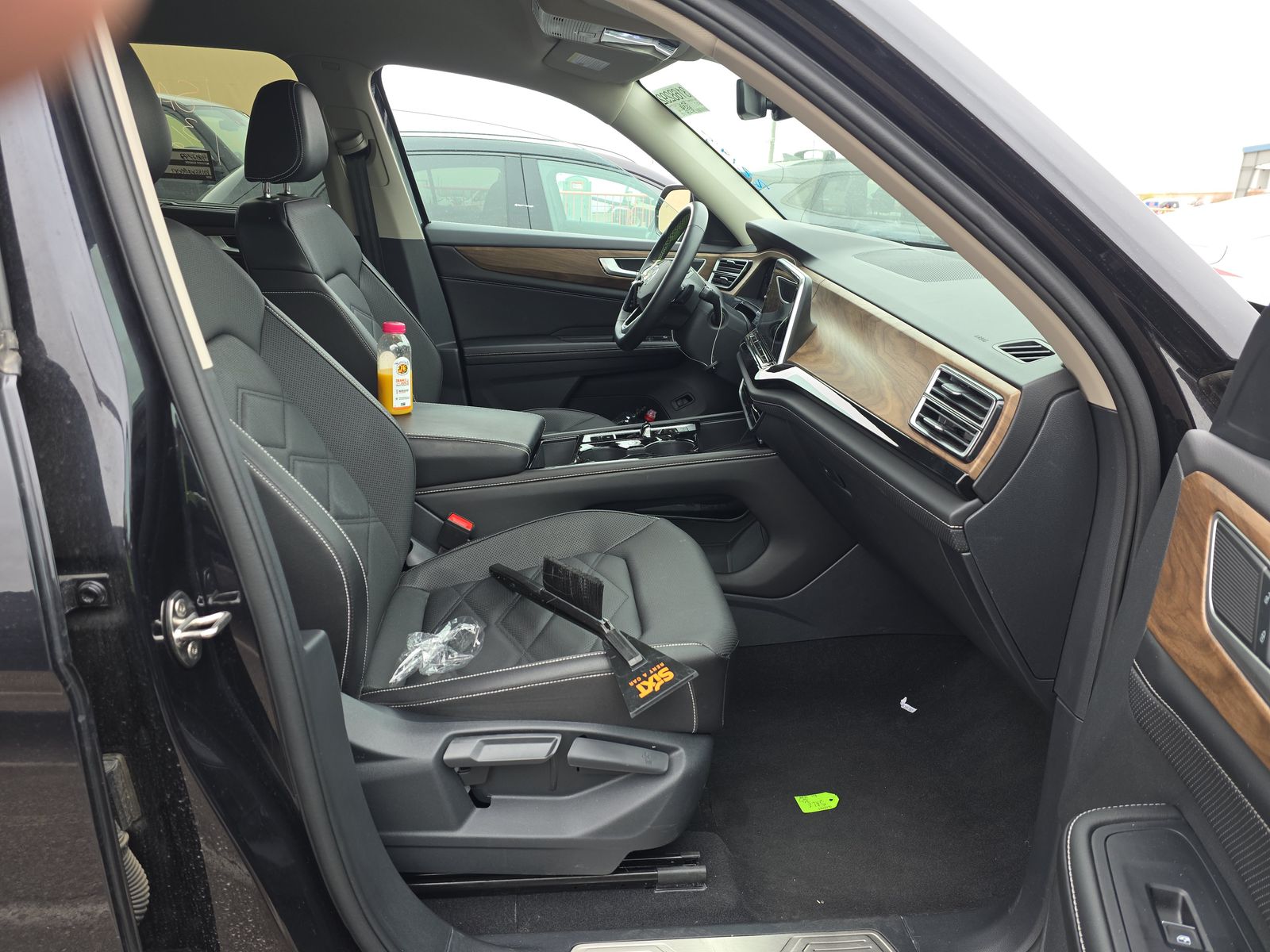 2025 Volkswagen Atlas 2.0T SE AWD