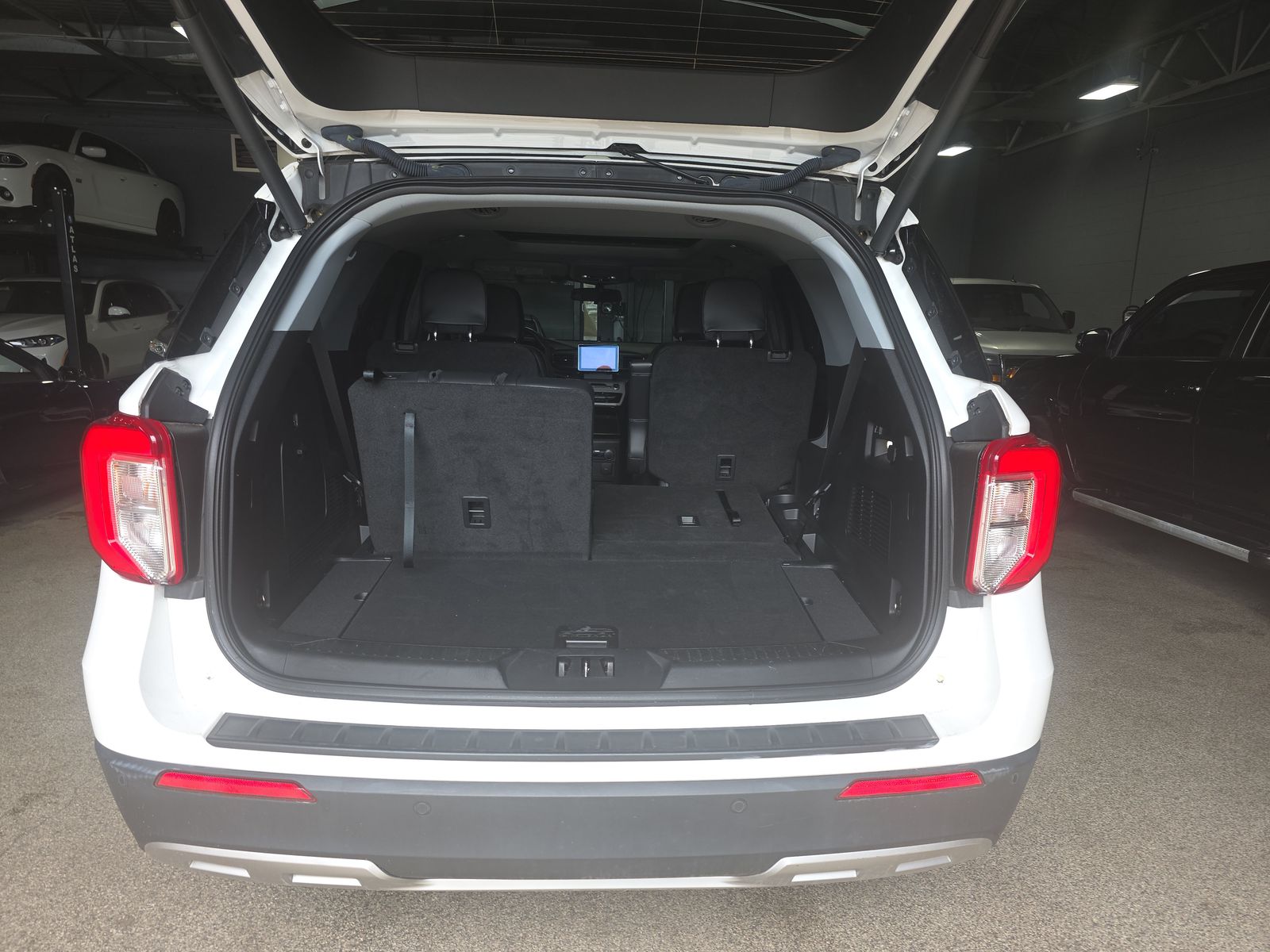 2023 Ford Explorer XLT AWD