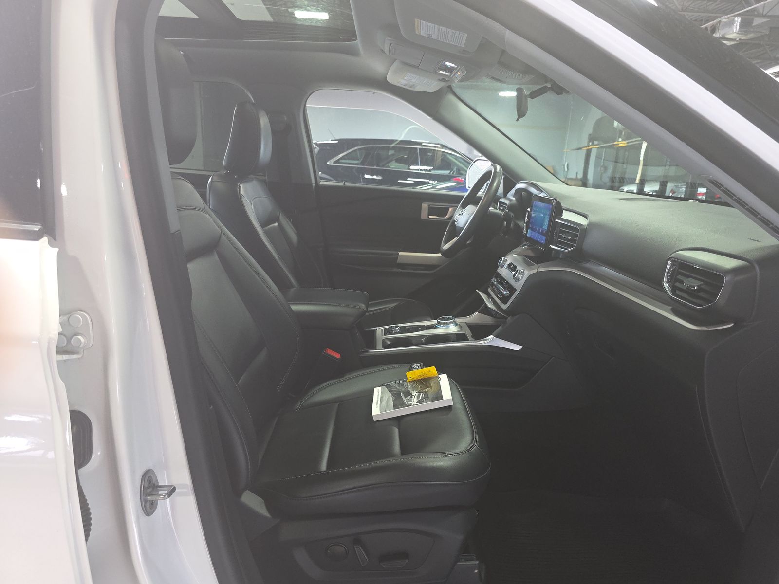 2023 Ford Explorer XLT AWD