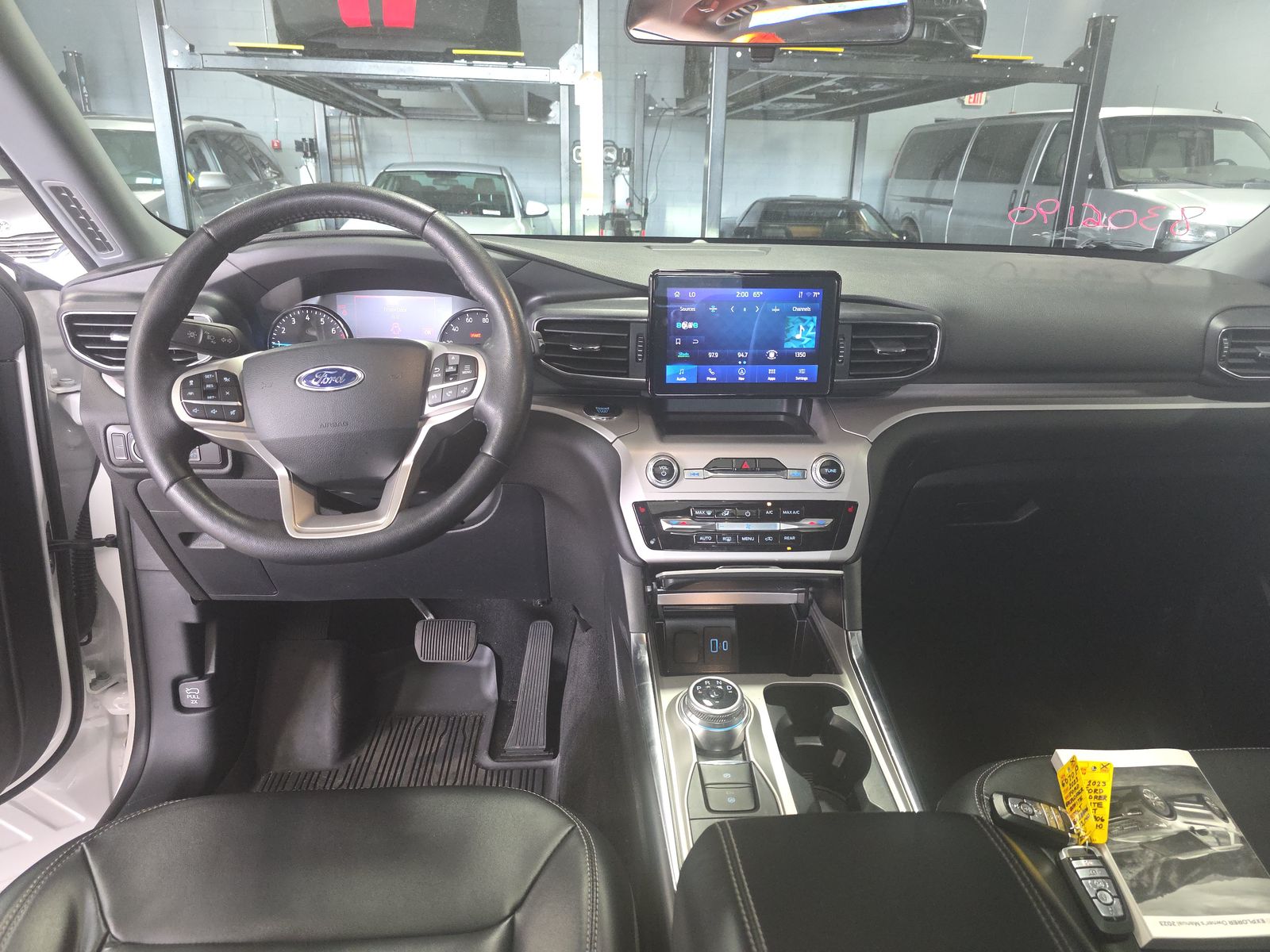 2023 Ford Explorer XLT AWD