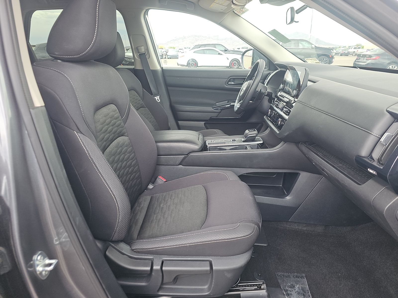 2025 Nissan Pathfinder SV FWD