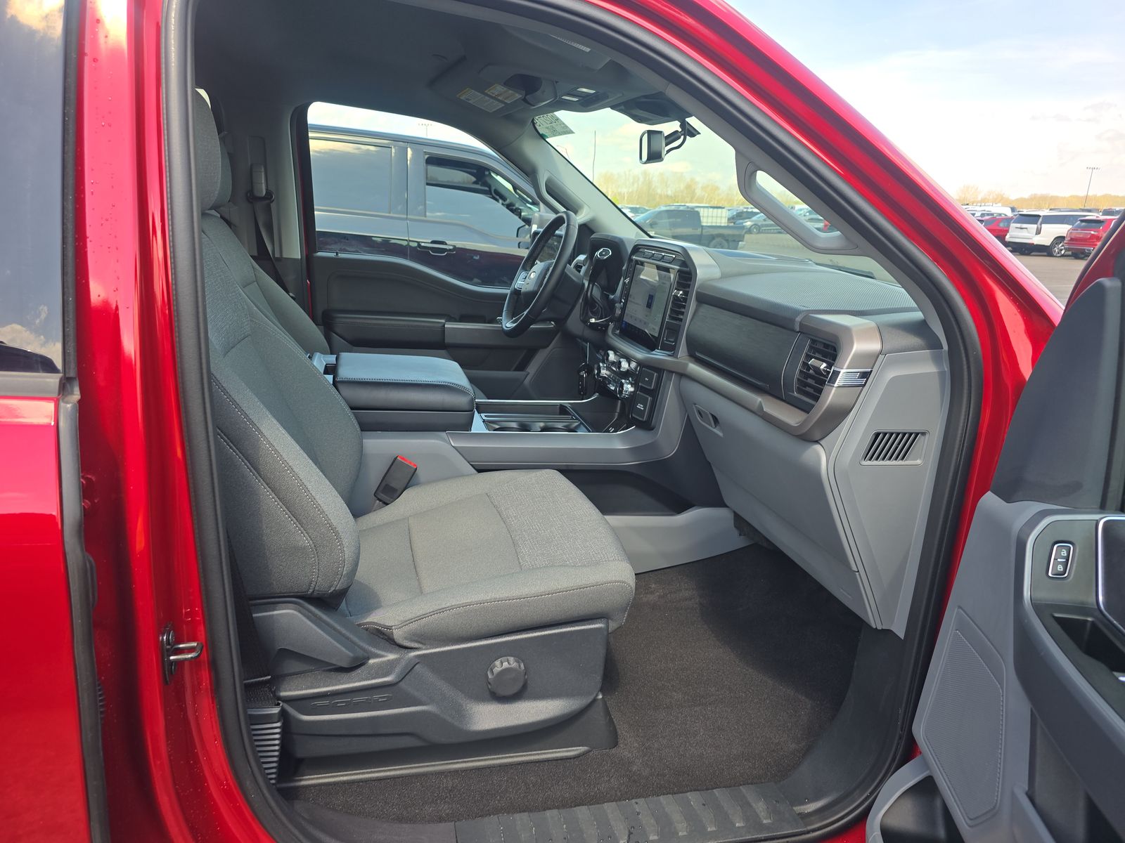 2024 Ford F-150 XLT FWD