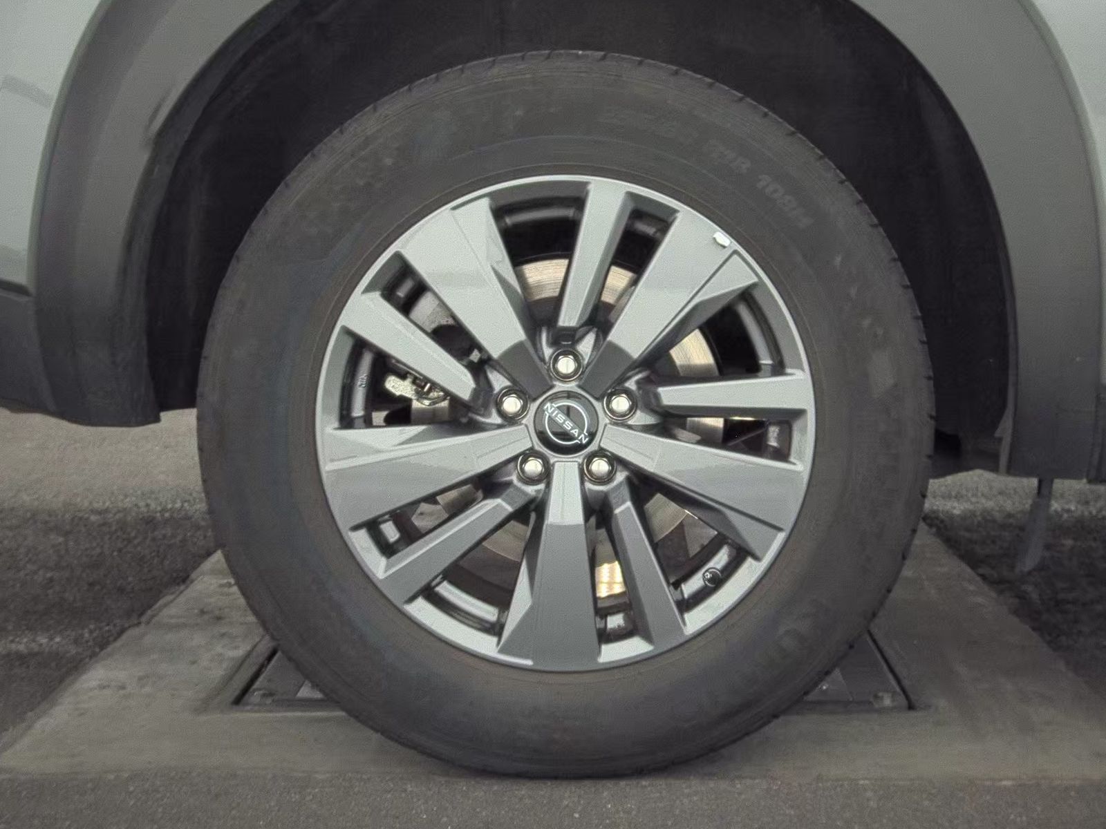 2025 Nissan Pathfinder SV FWD