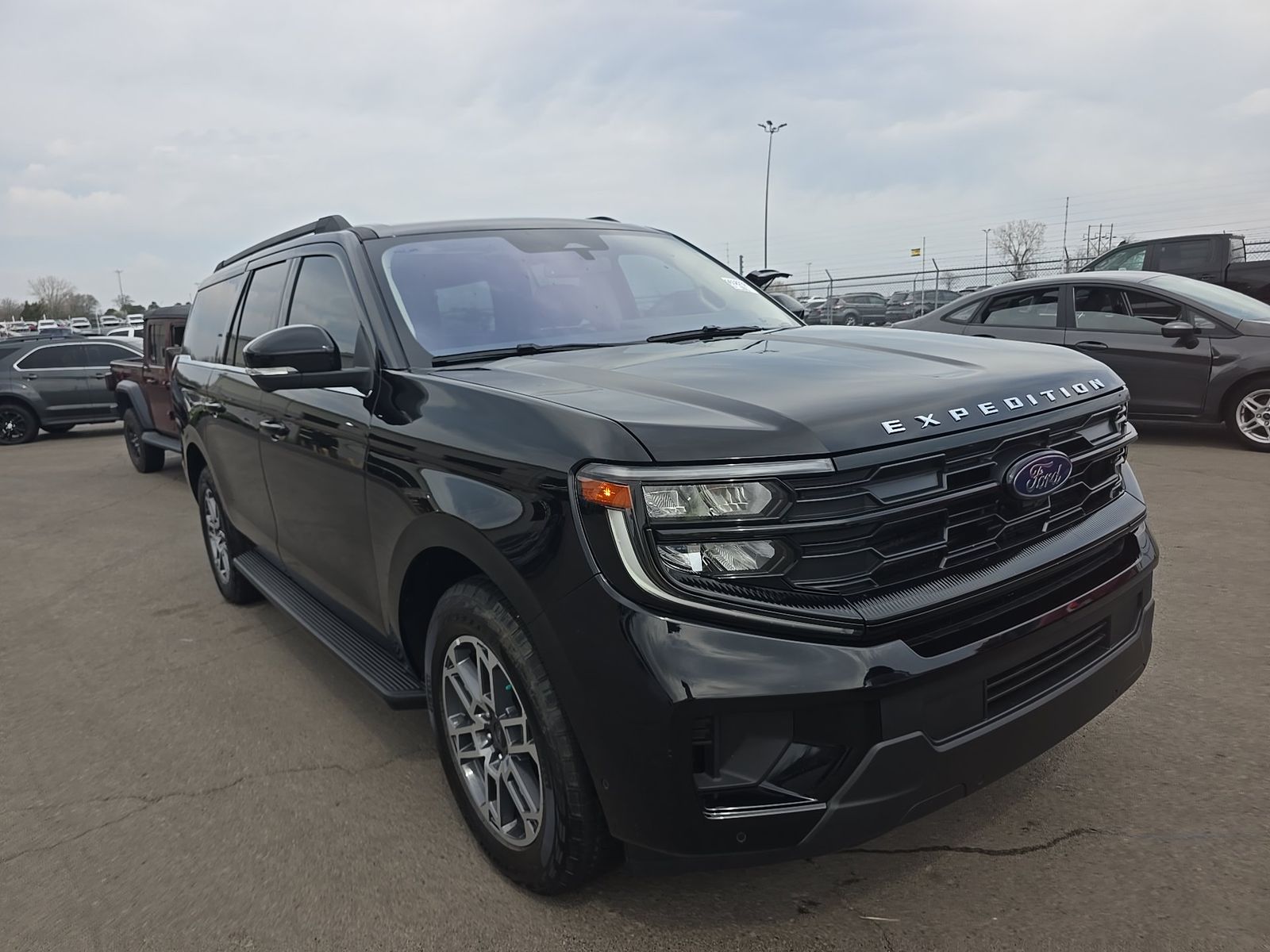 FORD EXPEDITION MAX - 4
