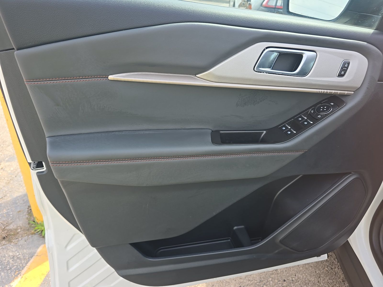 2025 Ford Explorer Active AWD