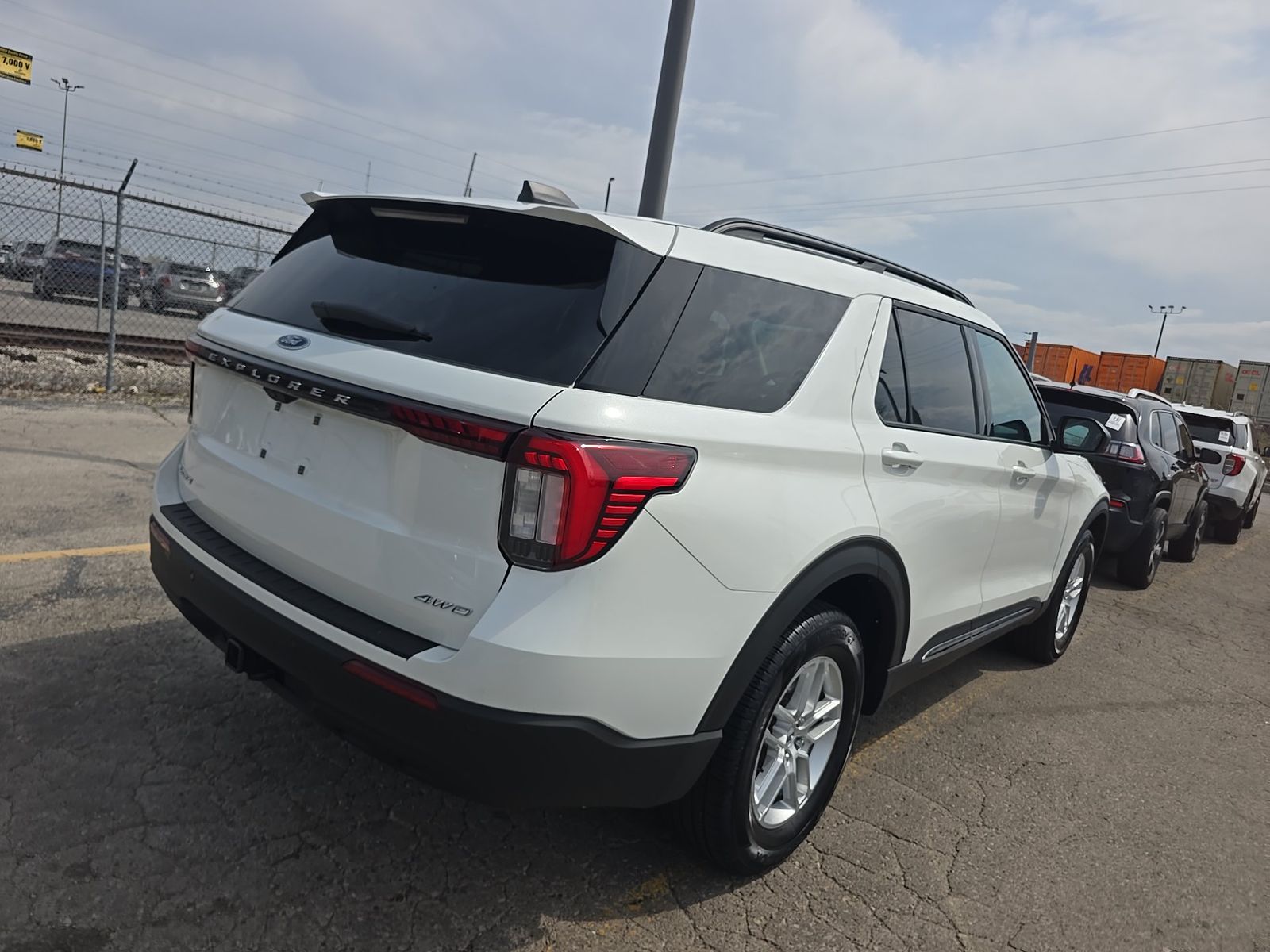 2025 Ford Explorer Active AWD