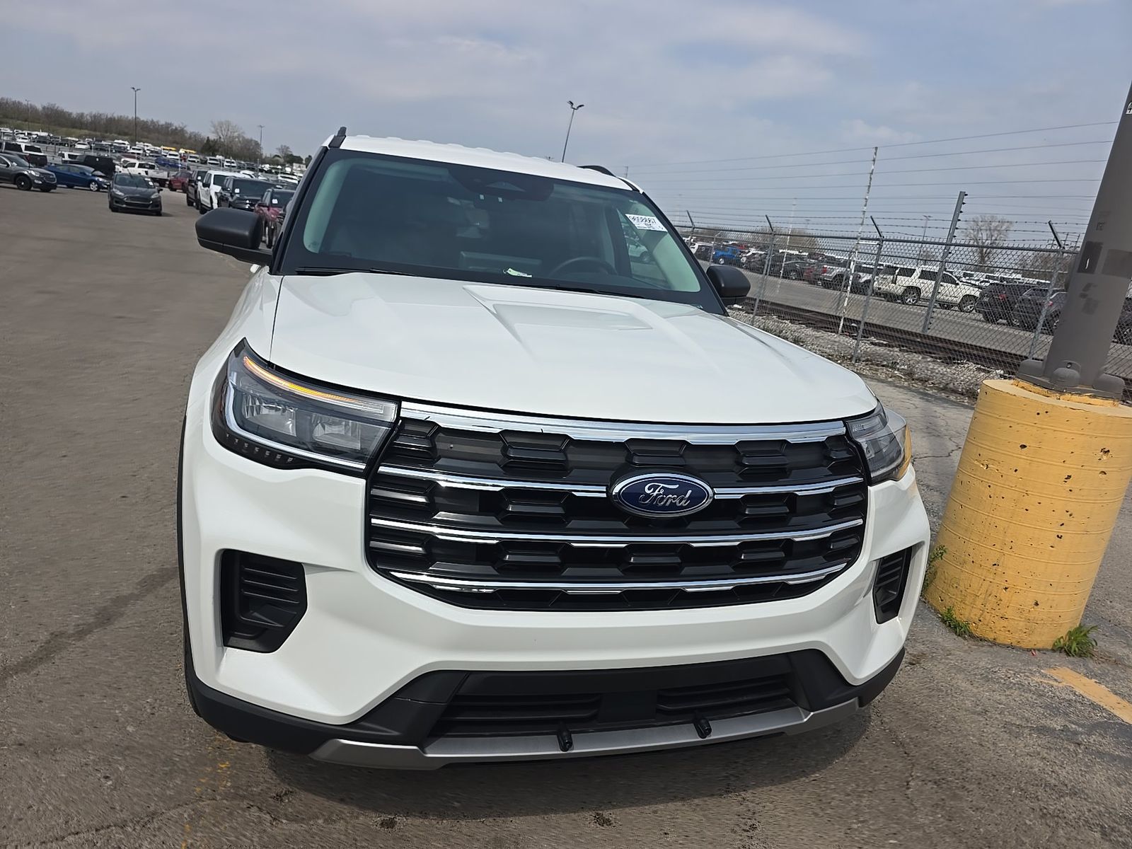 2025 Ford Explorer Active AWD