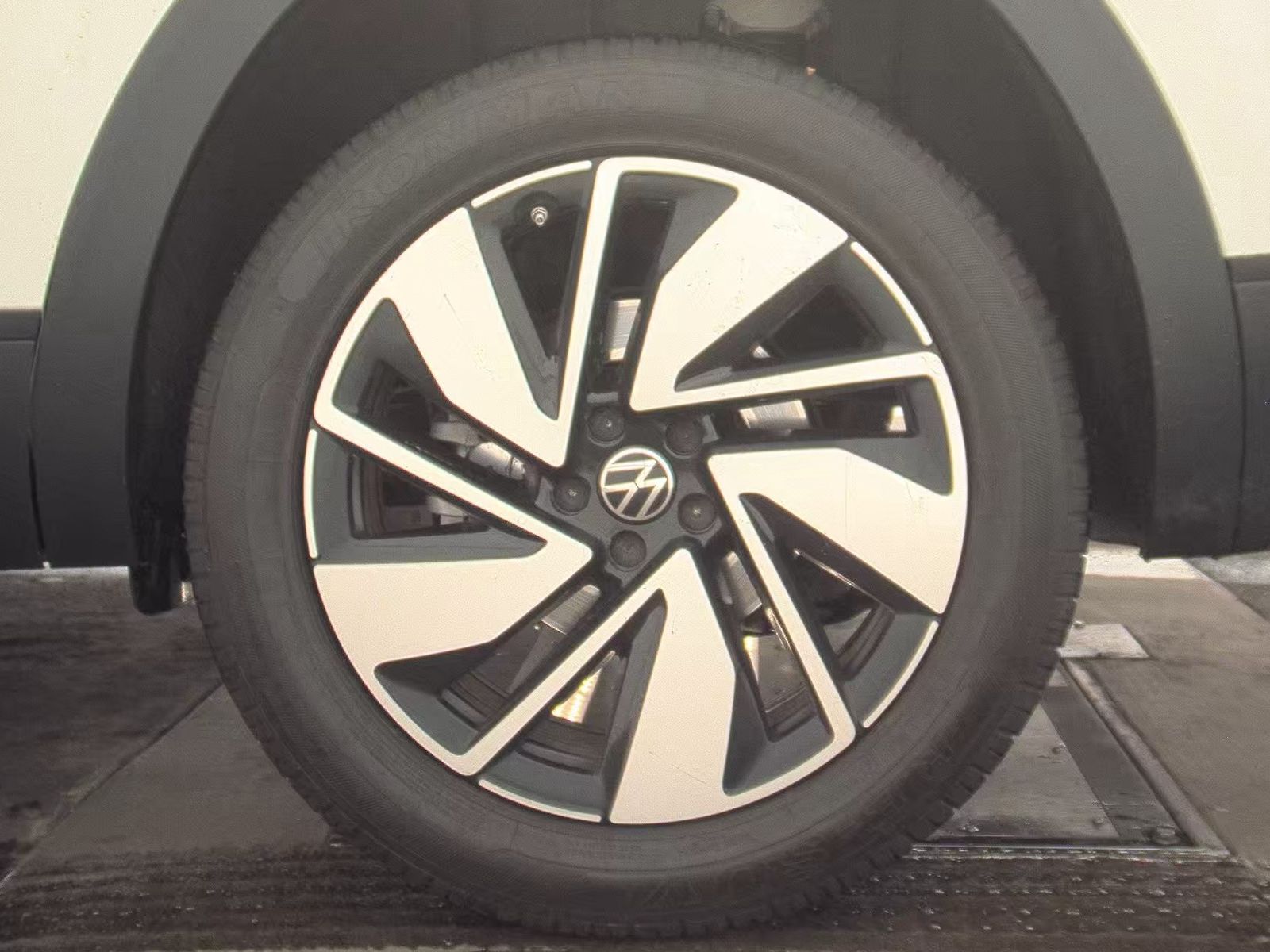 2024 Volkswagen Atlas 2.0T SE FWD