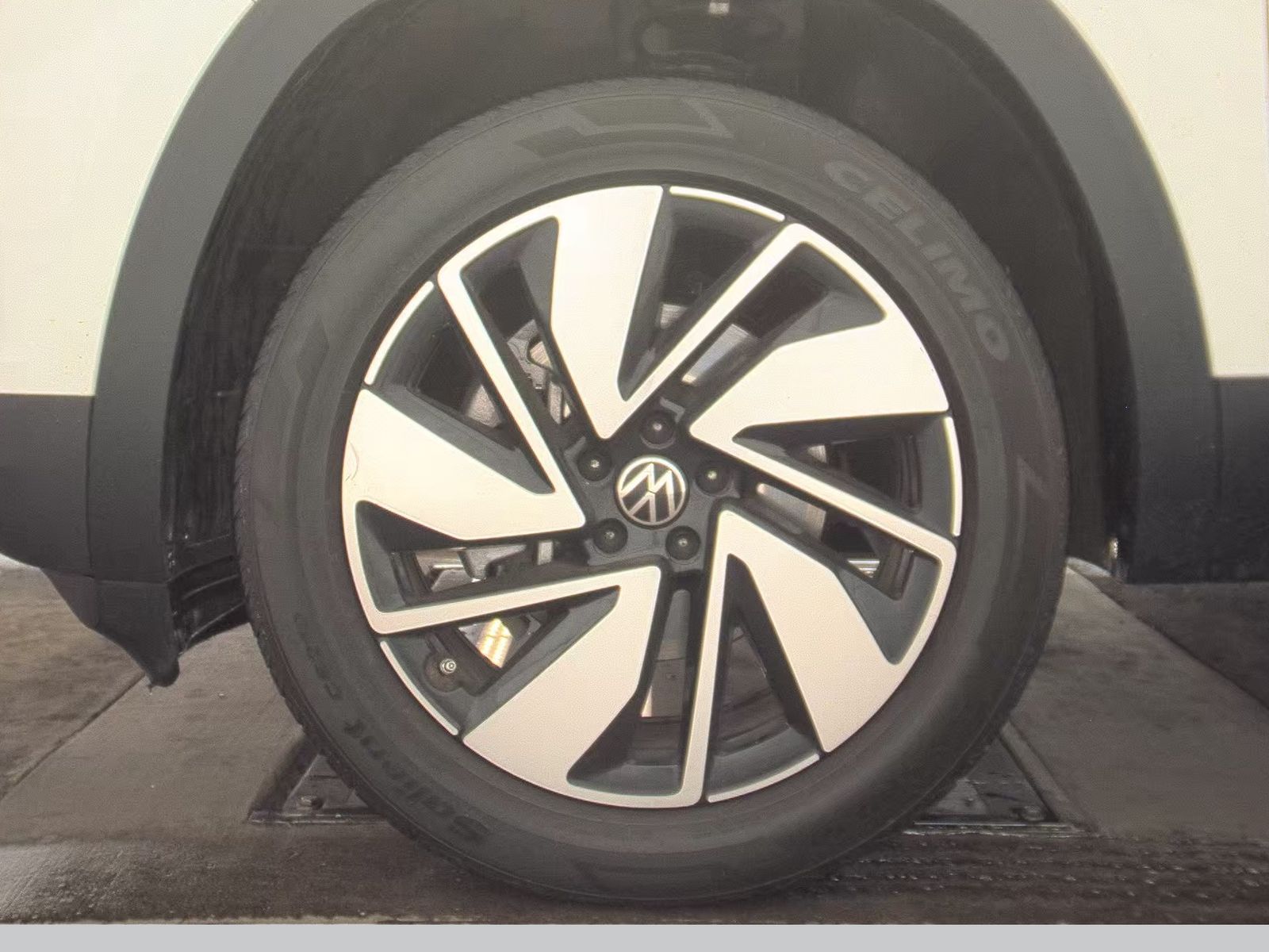 2024 Volkswagen Atlas 2.0T SE FWD