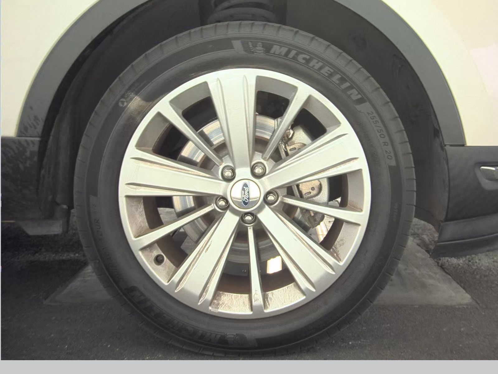 2019 Ford Explorer Limited FWD