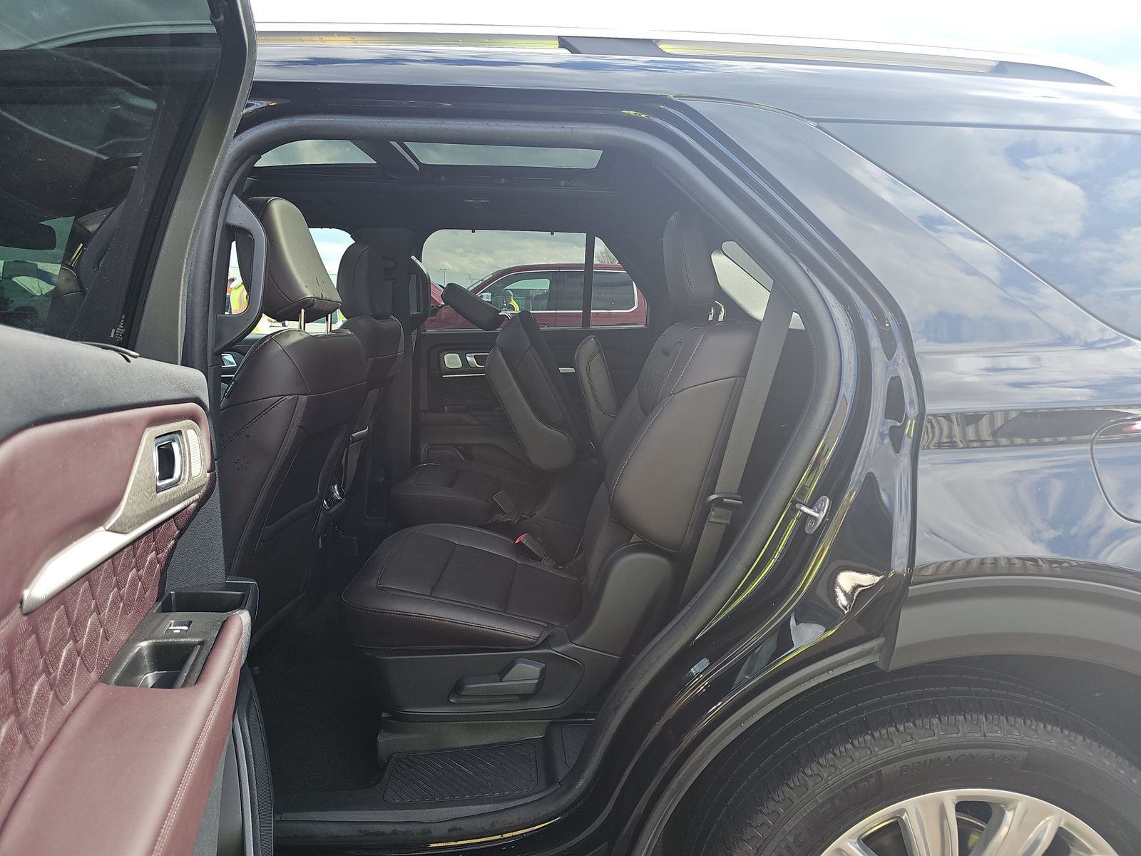 2025 Ford Explorer Platinum AWD