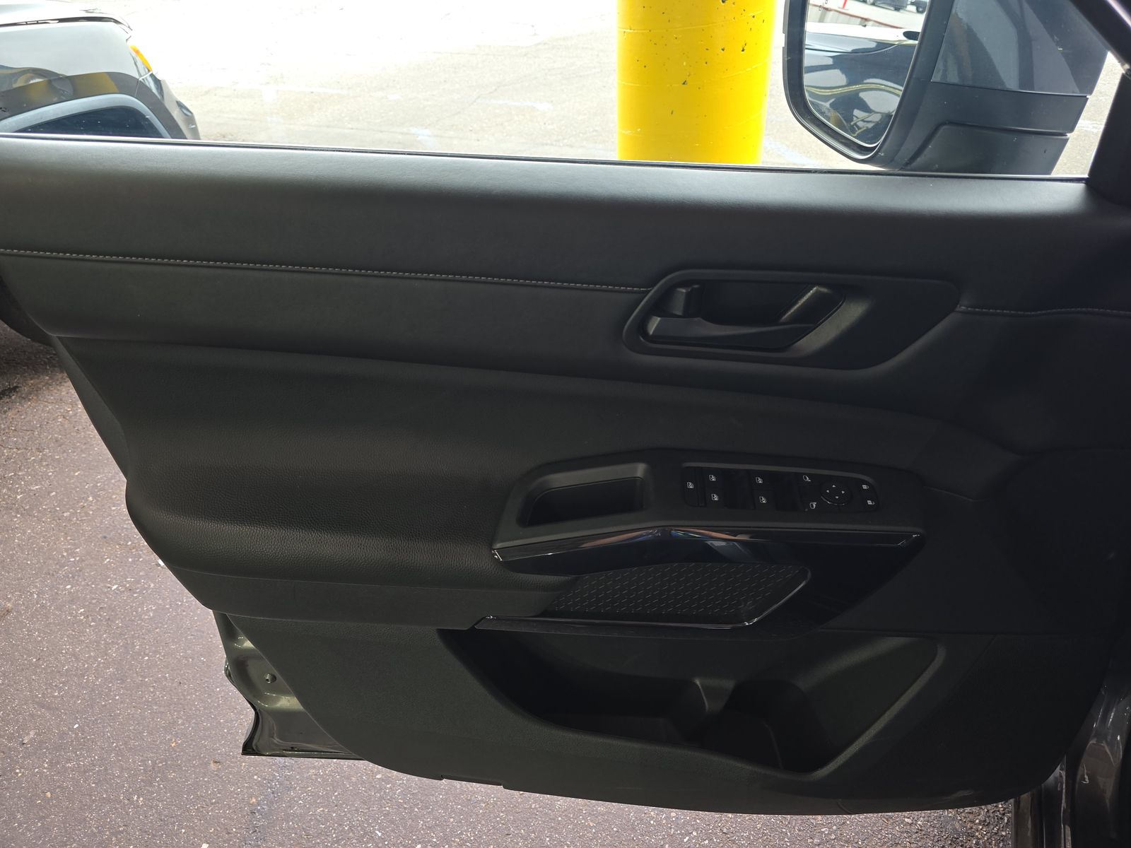 2025 Nissan Pathfinder SV AWD