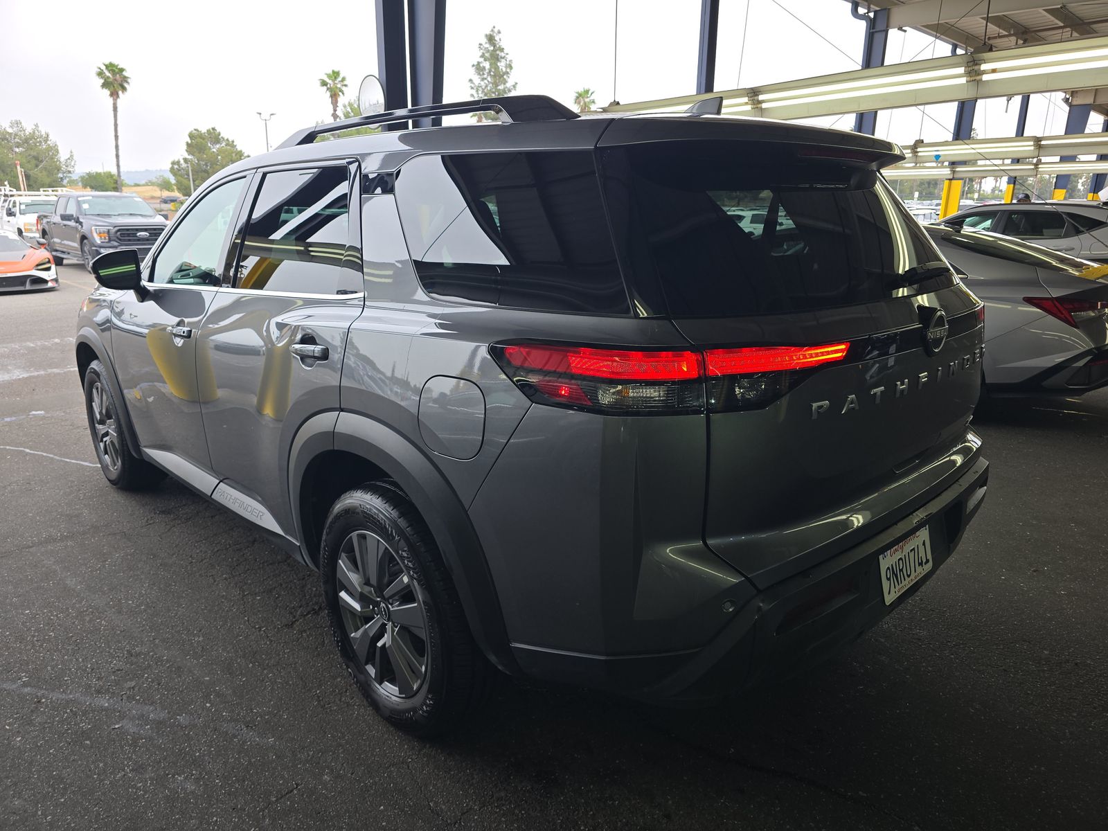 2025 Nissan Pathfinder SV AWD