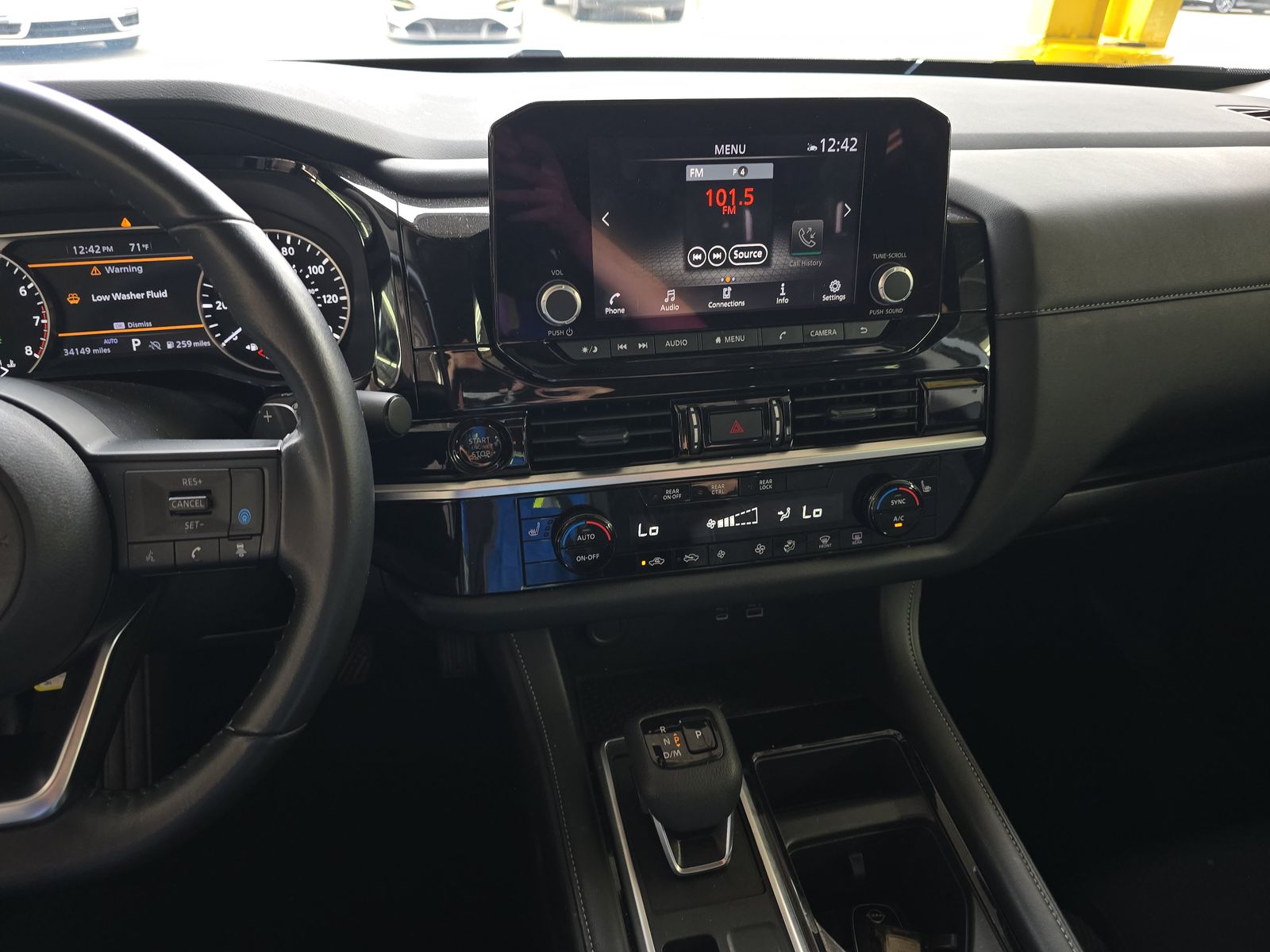 2025 Nissan Pathfinder SV AWD